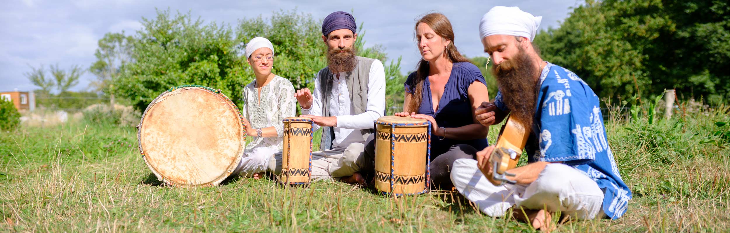 Groupe de musique traditionnelle pour être en relation avec la spiruline